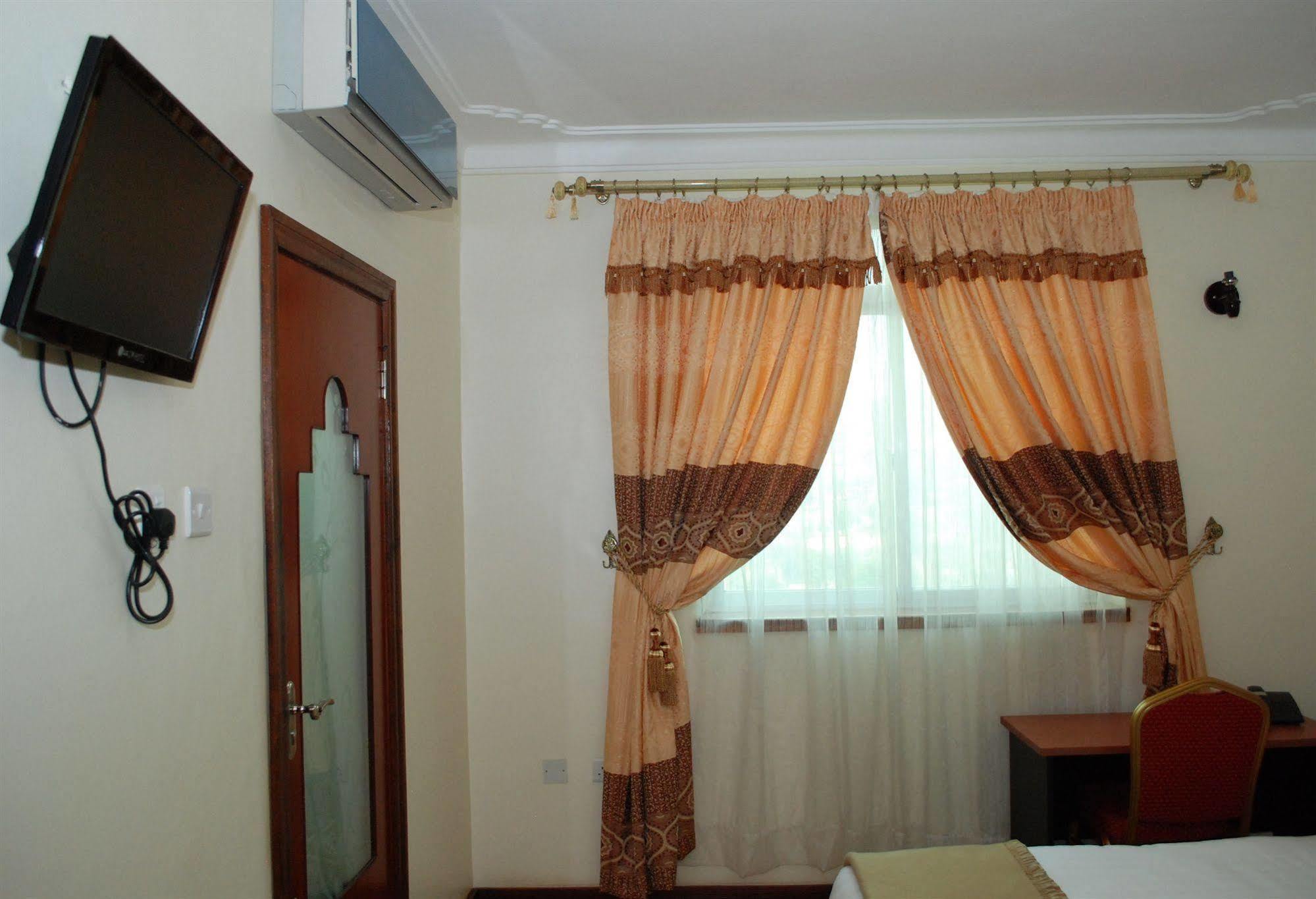 Casa Miltu Hotel Kampala Exterior foto